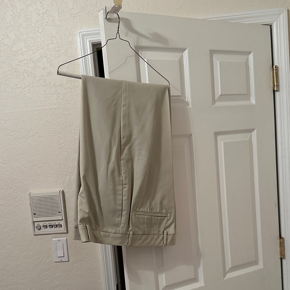 Izod Men's Light Tan Dress Pants